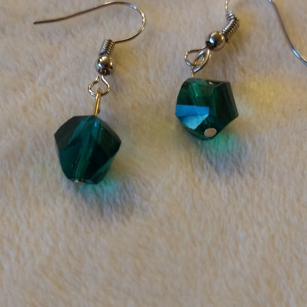 Rin's Unique Boutique - Handmade - Green Faceted Earrings